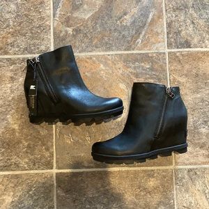 Women’s Sorel Joan of Arctic Wedge Zip size 7.5